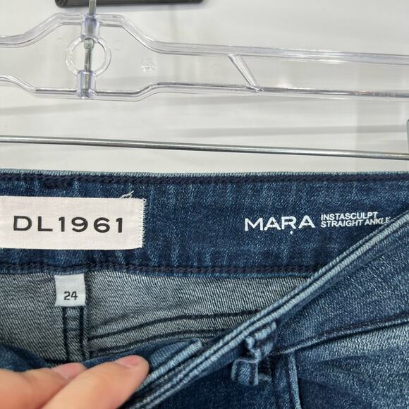 DL1961 Mid-Rise Mara Instasculpt Straight Ankle Jeans in Alias - Picture 4 of 7